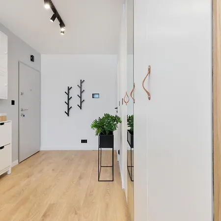 Butterfly With Parking By Renters דירה *